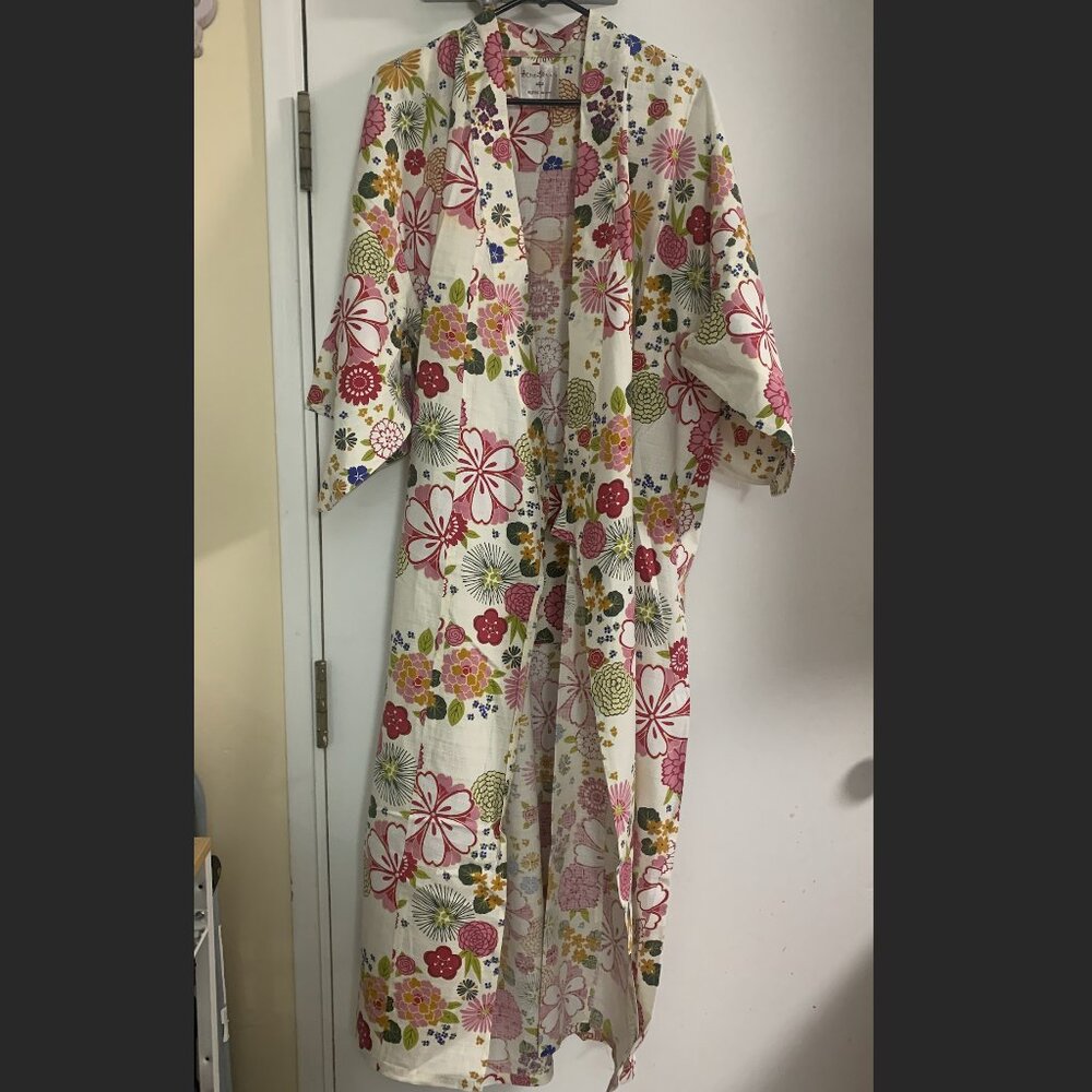 White Pink Green Kimono Yukata w/ Flowers Design Used